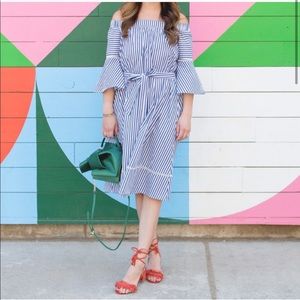 Donna Morgan NWT blue striped off shoulder dress 6